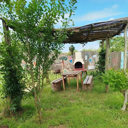 Bed & Breakfast Maison D'art Et D'autres